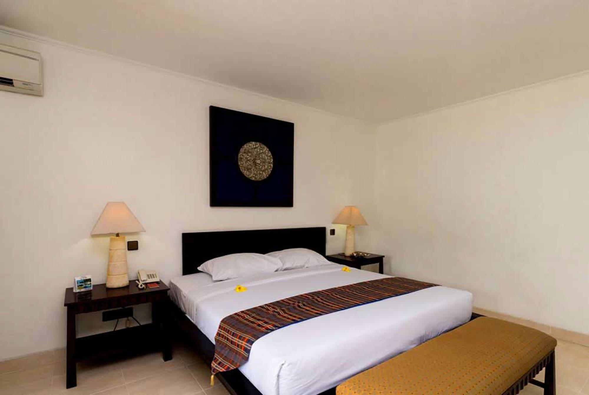 Legong Keraton Beach Hotel Canggu Buitenkant foto