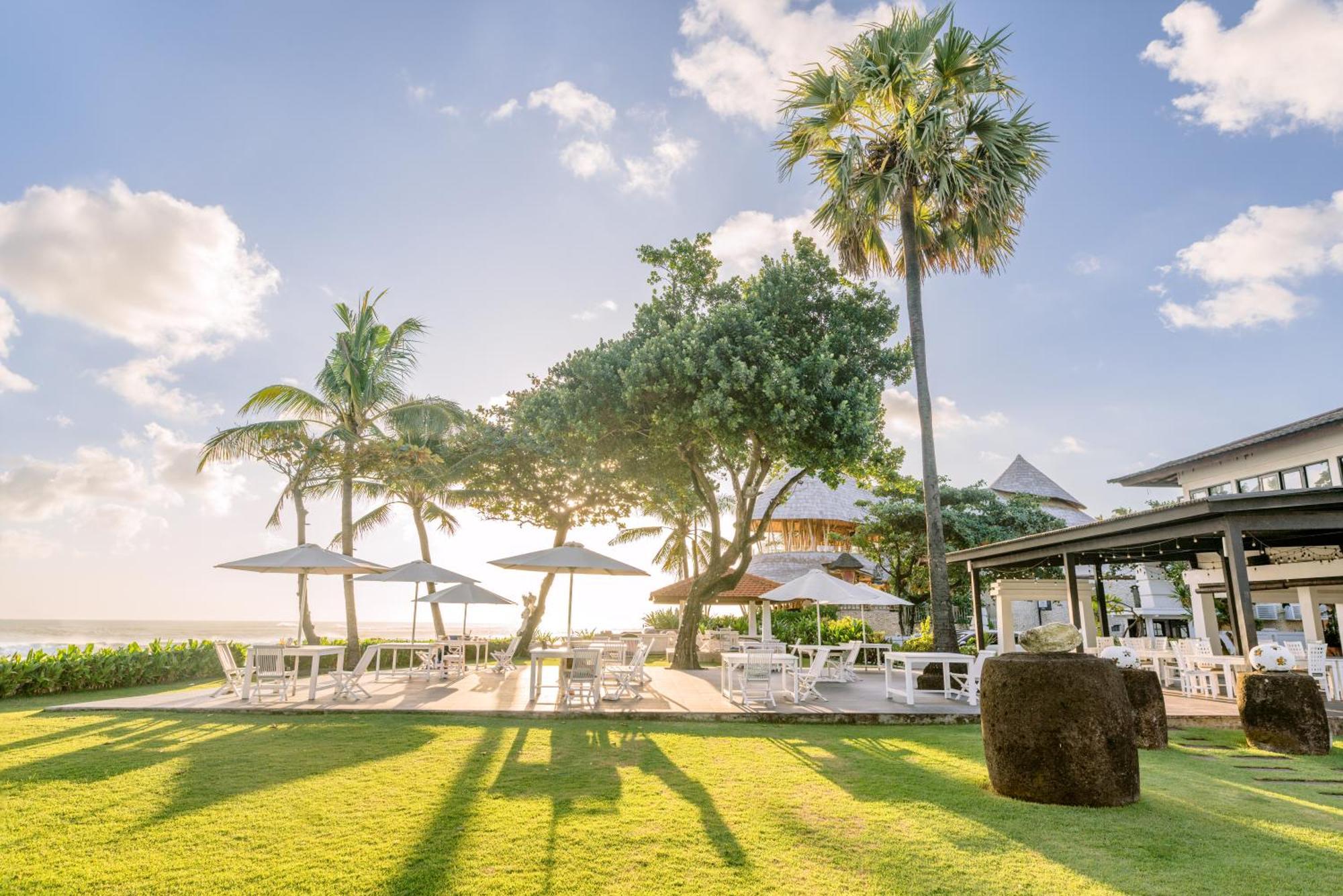Legong Keraton Beach Hotel Canggu Buitenkant foto