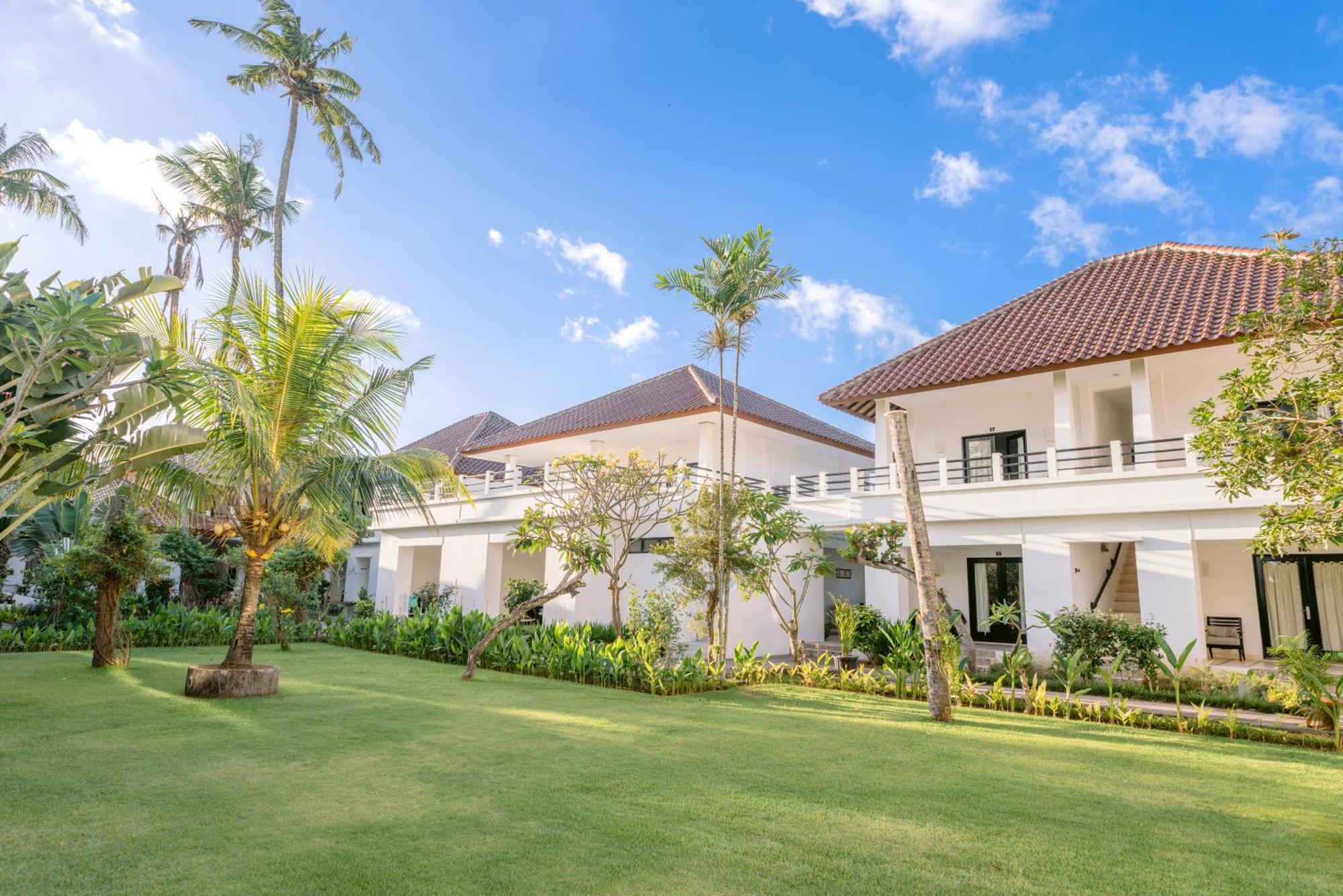 Legong Keraton Beach Hotel Canggu Buitenkant foto