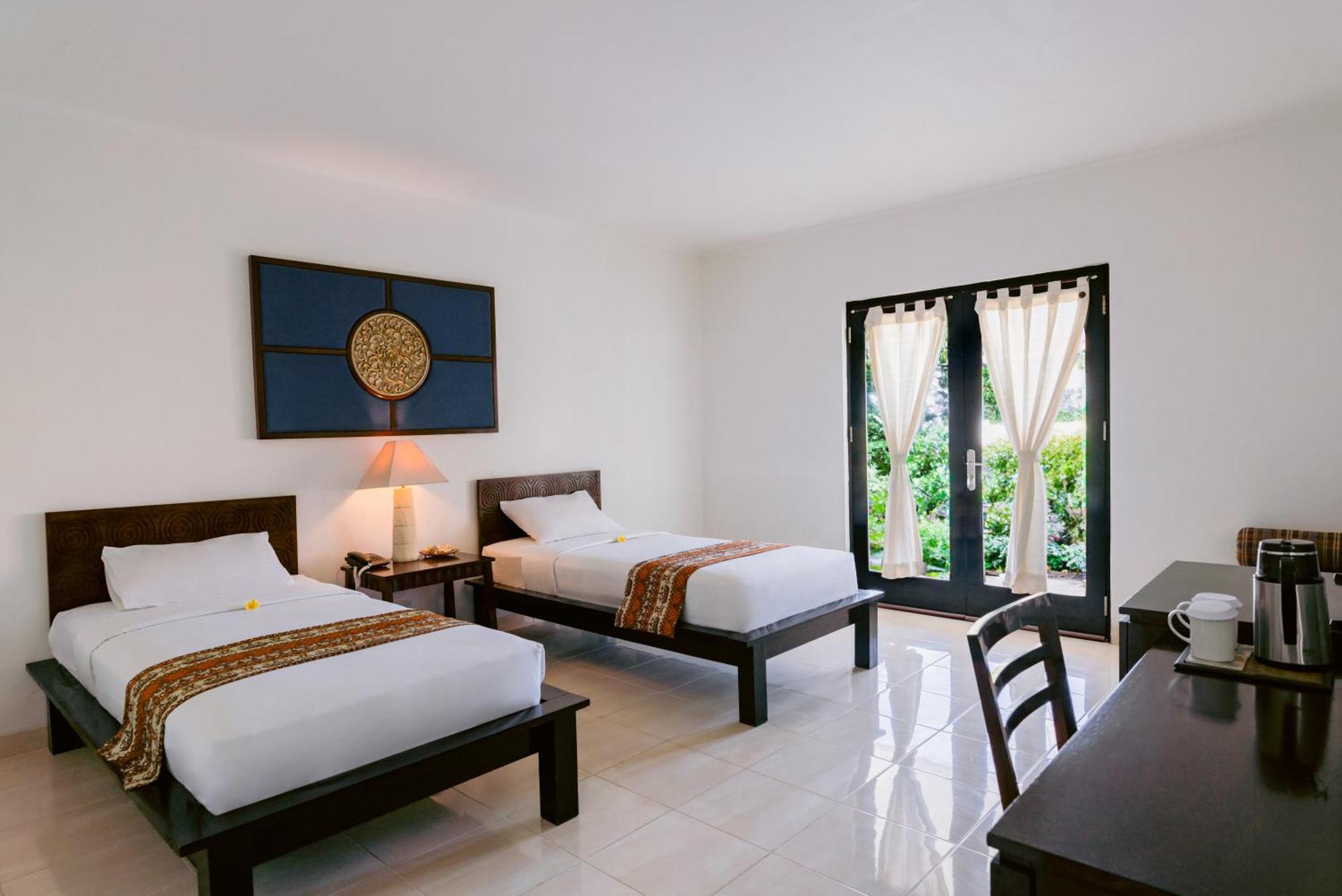 Legong Keraton Beach Hotel Canggu Buitenkant foto