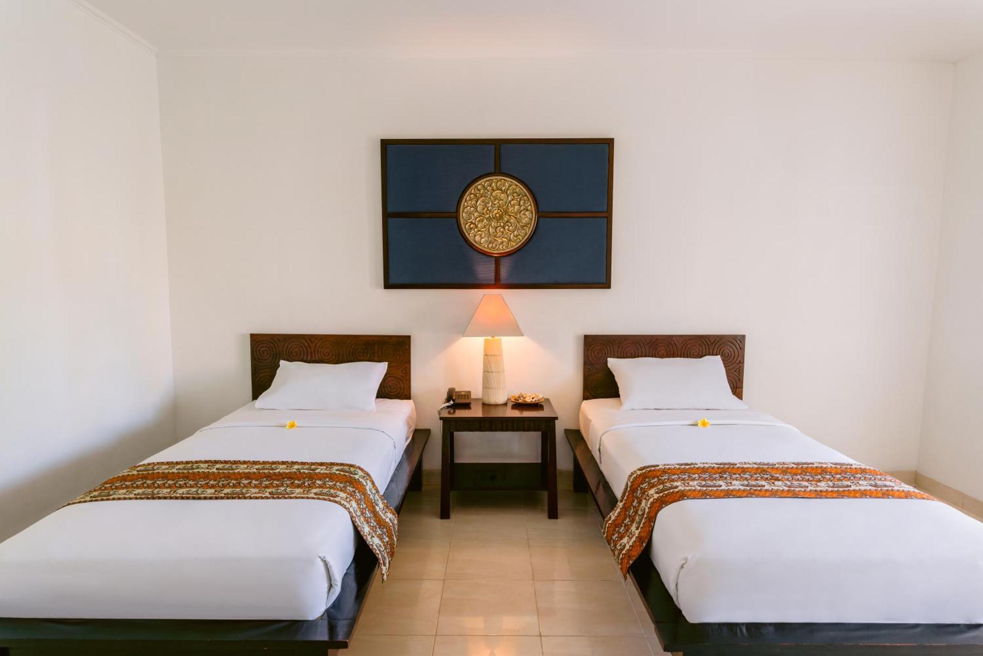 Legong Keraton Beach Hotel Canggu Buitenkant foto