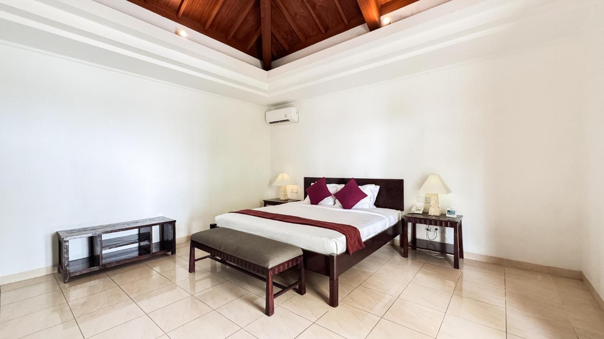 Legong Keraton Beach Hotel Canggu Buitenkant foto