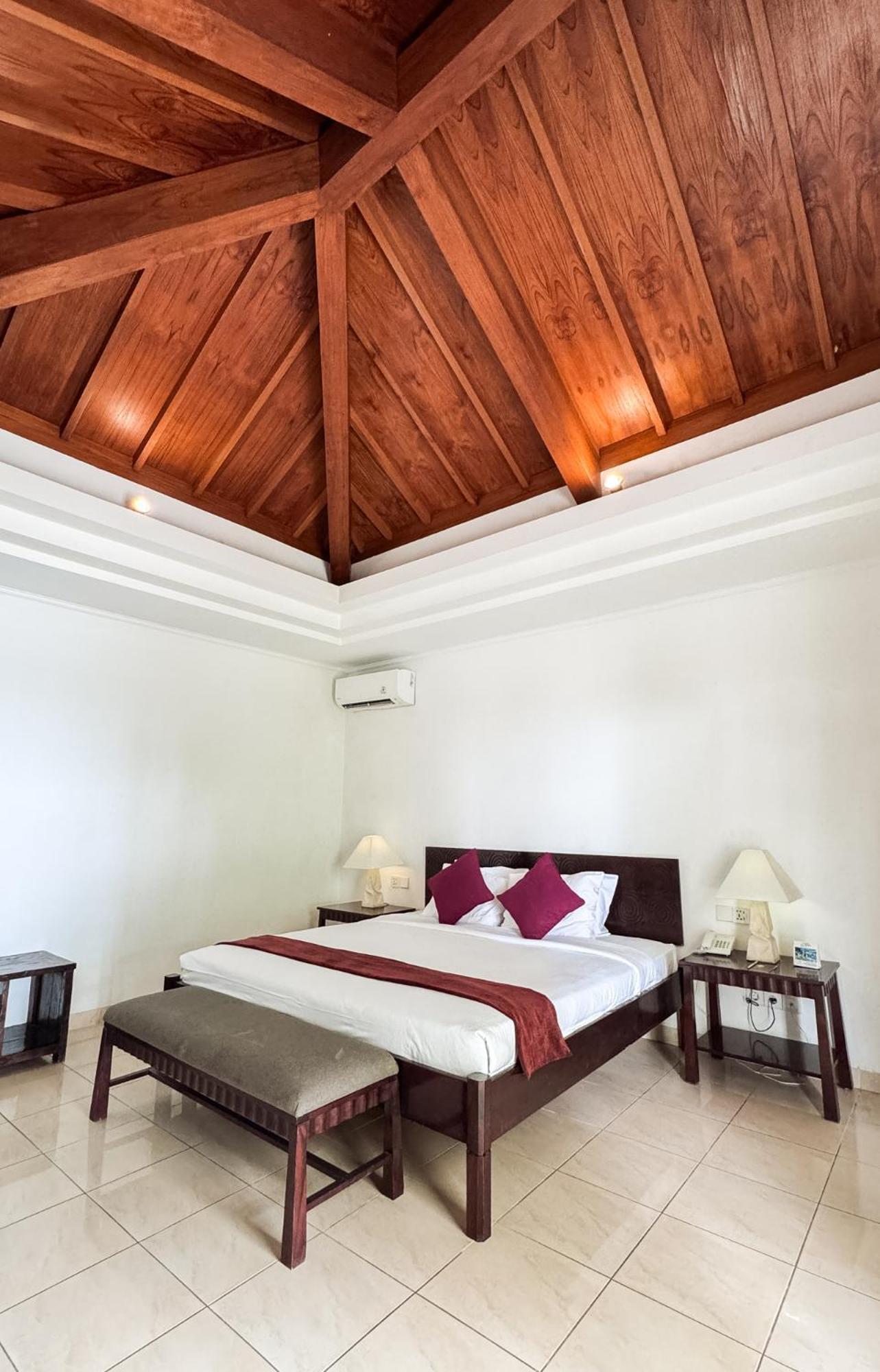 Legong Keraton Beach Hotel Canggu Buitenkant foto